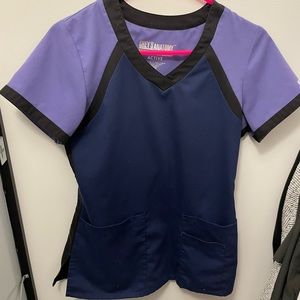 Greys anatomy active purple and navy scrubs